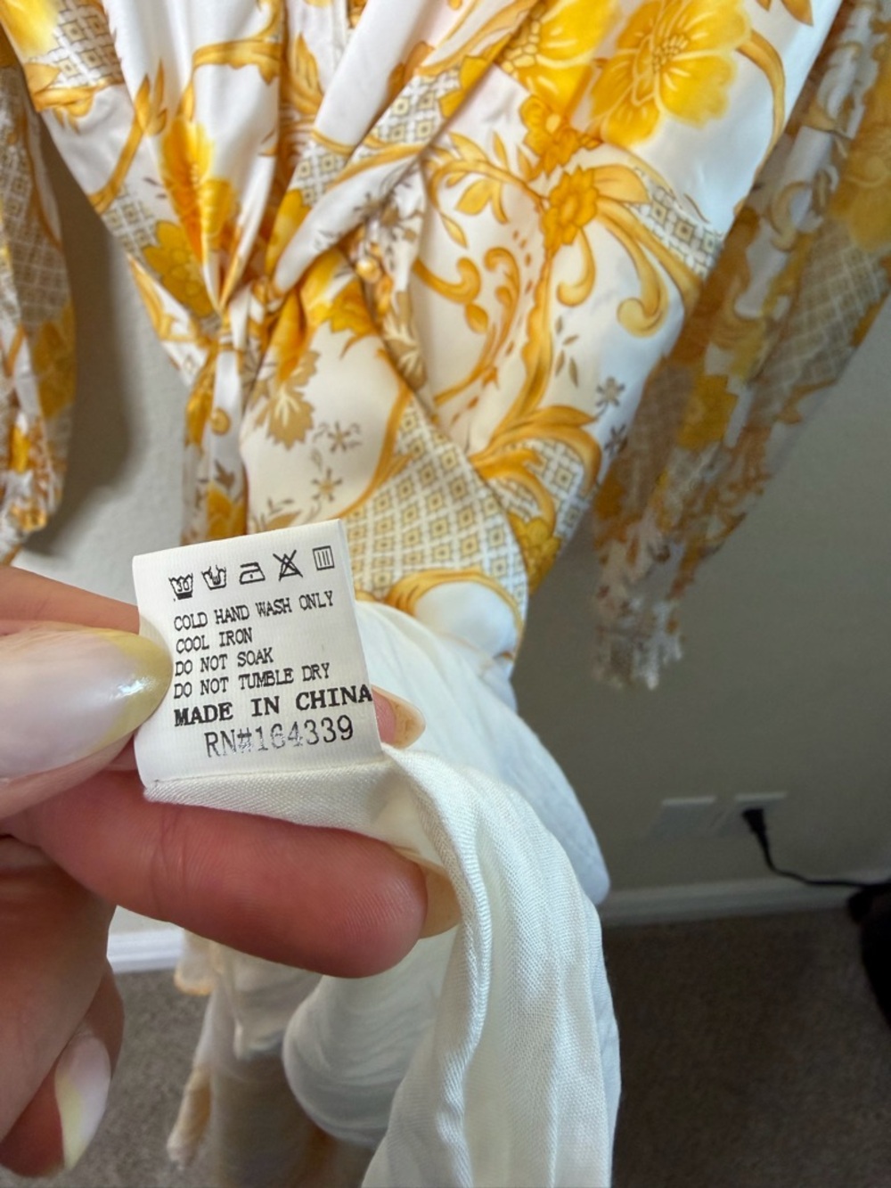 Petal + Pup Madam Long Sleeve Midi Dress Yellow Floral Long Sleeve Womens Size L - Picture 9 of 9